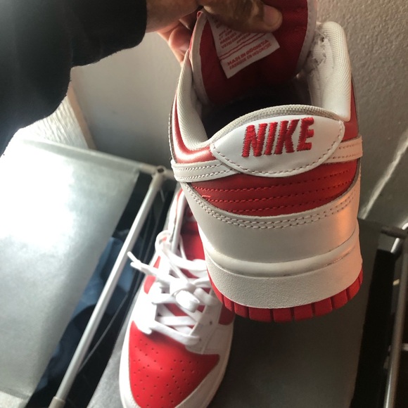 Nike dunks (red nd white ) size 9 - Picture 4 of 4